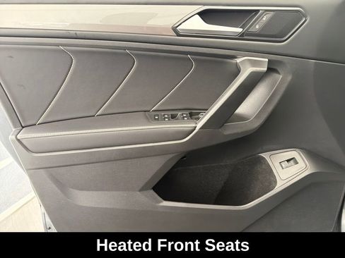 Used 2024 Volkswagen Tiguan SE image 11