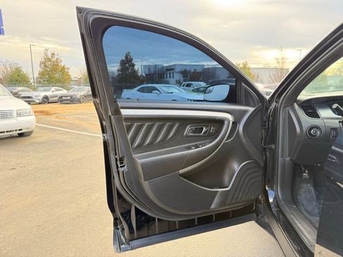 Used 2018 Ford Taurus SEL w/ Equipment Group 201A image 15