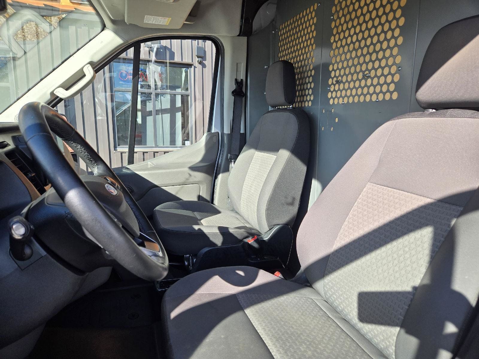Used 2022 Ford E-Transit Medium Roof w/ Parcel Delivery Package RWD image 10