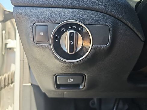 Used 2018 Mercedes-Benz CLA 250 4MATIC image 24