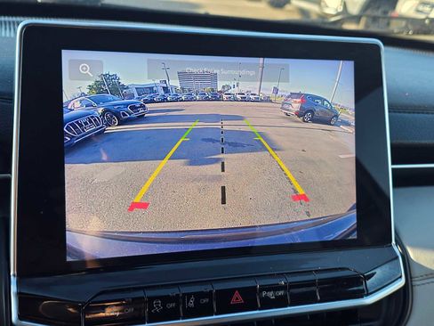 Used 2023 Jeep Compass Limited image 32