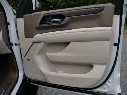 Used 2025 GMC Yukon Denali w/ Denali Reserve Package RWD image 55