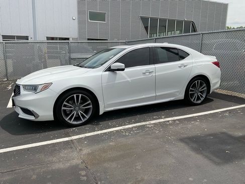 Certified 2019 Acura TLX V6 w/ Technology Package FWD image 4