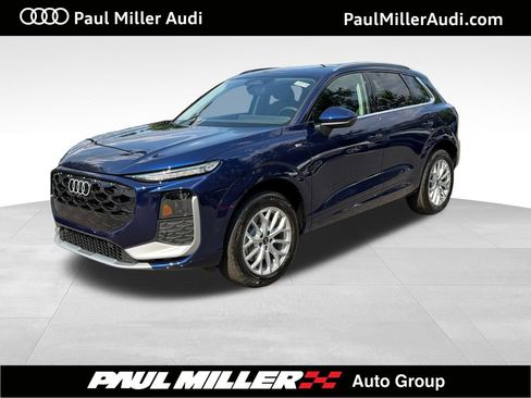 New 2026 Audi Q3 quattro 2.0T AWD/4WD image 1