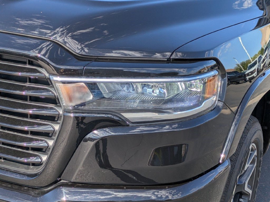 Used 2025 RAM 1500 Laramie w/ Sport Appearance Package AWD/4WD image 9