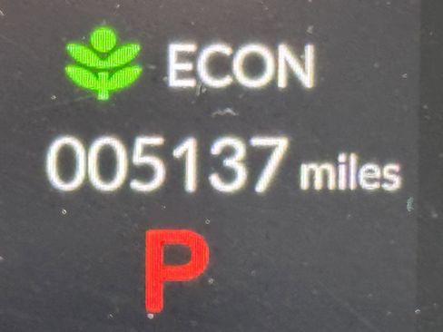 Used 2025 Honda HR-V Sport image 13