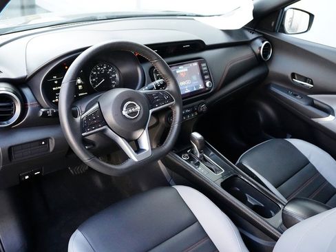 Used 2023 Nissan Kicks SR w/ SR Premium Package image 10