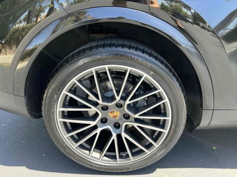 Used 2019 Porsche Cayenne S AWD/4WD image 88