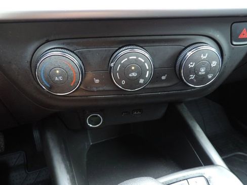 Used 2024 Chevrolet Trax RS w/ Sunroof Package image 27