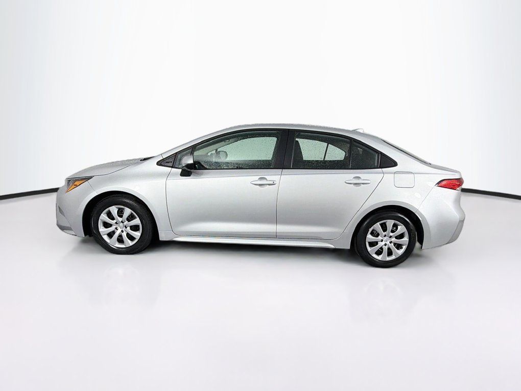 Used 2024 Toyota Corolla LE FWD image 6