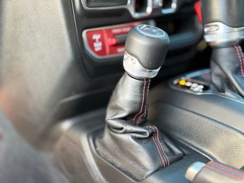 Used 2023 Jeep Gladiator Rubicon w/ Cold Weather Group image 21