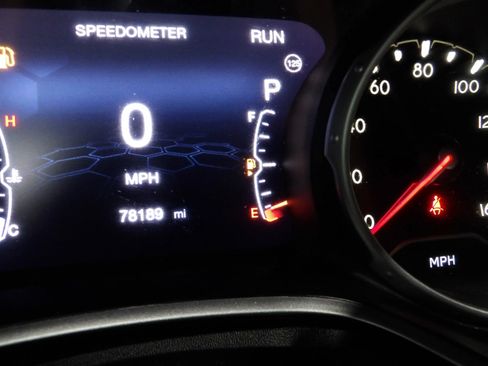 Used 2018 Jeep Compass Latitude w/ Popular Equipment Group AWD/4WD image 23