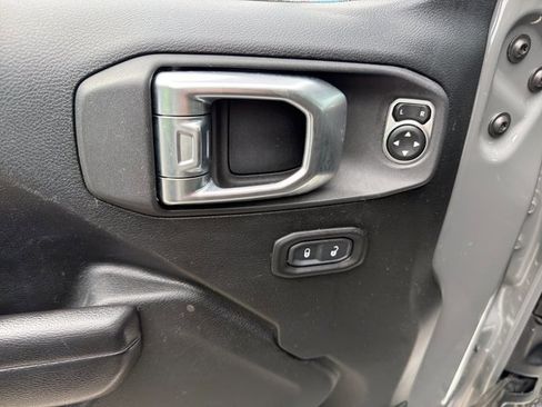 Used 2020 Jeep Wrangler Unlimited Rubicon AWD/4WD image 15