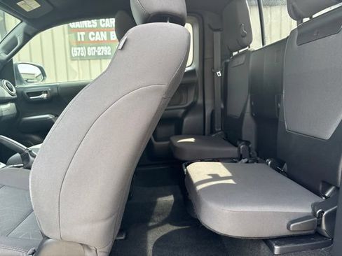 Used 2019 Toyota Tacoma TRD Sport AWD/4WD image 13