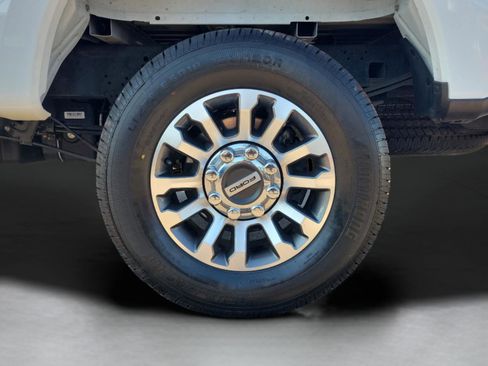 Used 2021 Ford F250 Lariat w/ Lariat Value Package image 40