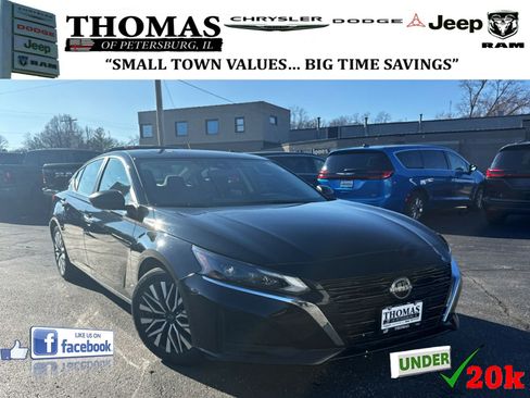 Used 2024 Nissan Altima 2.5 SV image 1