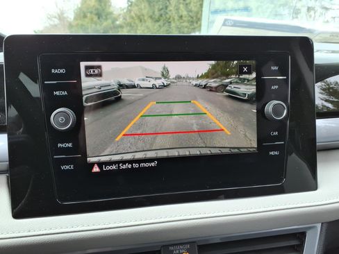 New 2026 Volkswagen Taos SEL image 15