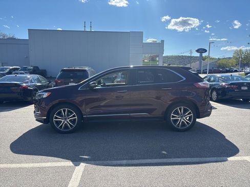 Used 2019 Ford Edge Titanium w/ Equipment Group 301A AWD/4WD image 4