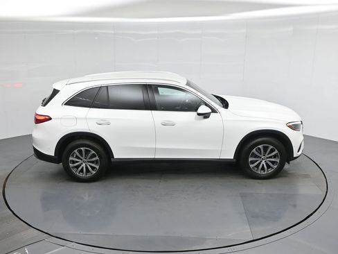 Used 2024 Mercedes-Benz GLC 300 image 39