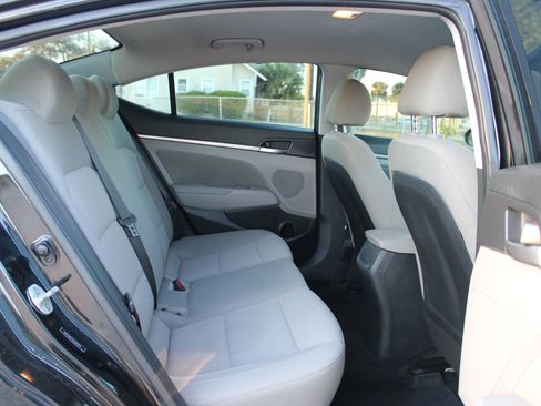 Used 2020 Hyundai Elantra SEL image 6