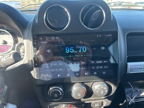 Used 2016 Jeep Compass High Altitude image 13