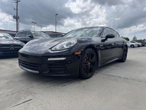 Used 2014 Porsche Panamera 4 image 3