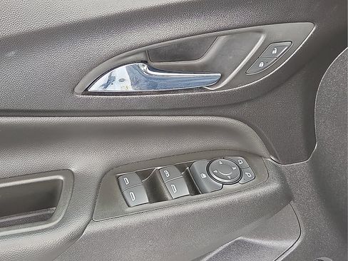 Used 2022 Chevrolet Equinox LT FWD image 13