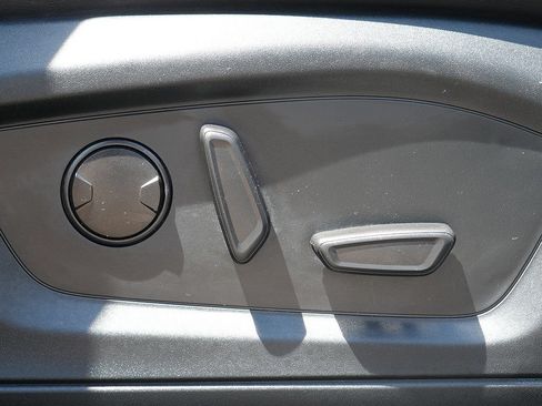 Used 2024 Ford Explorer XLT w/ Equipment Group 202A AWD/4WD image 62
