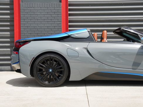 Used 2019 BMW i8 Roadster AWD/4WD image 14