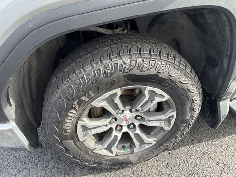 Used 2024 GMC Sierra 1500 SLE image 10