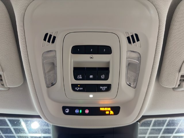 Used 2025 Buick Envision Avenir AWD/4WD image 23