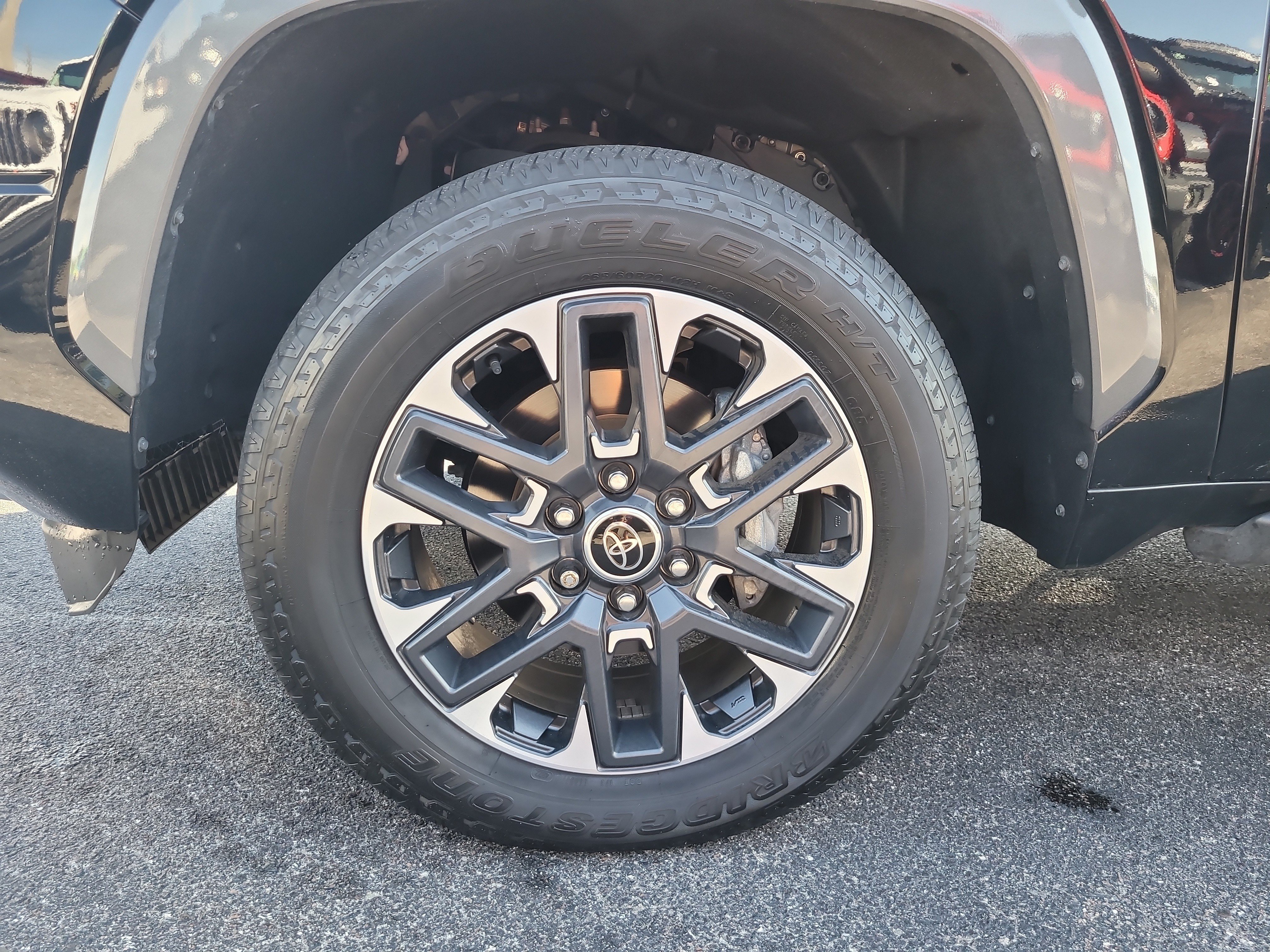 Used 2023 Toyota Tundra Limited AWD/4WD image 10