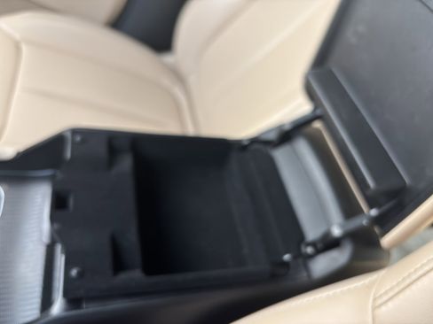 Used 2024 Jeep Grand Cherokee L Limited w/ Black Appearance Package image 26