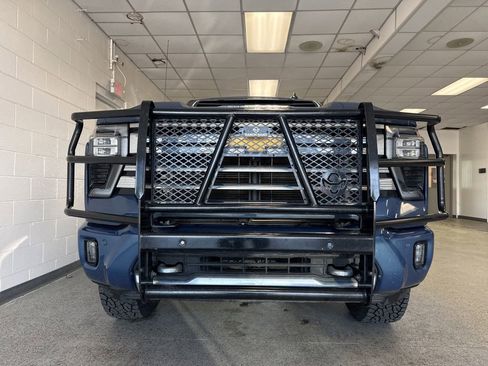 Used 2024 Chevrolet Silverado 2500 High Country w/ High Country Premium Package AWD/4WD image 4