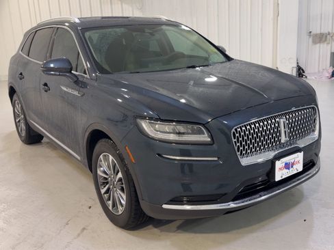Used 2023 Lincoln Nautilus AWD w/ Premium Package image 3