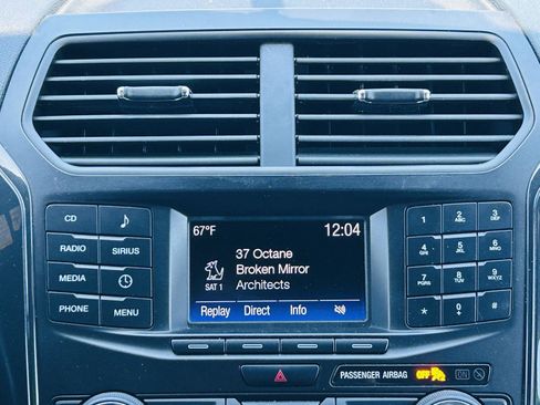Used 2017 Ford Explorer XLT FWD image 16