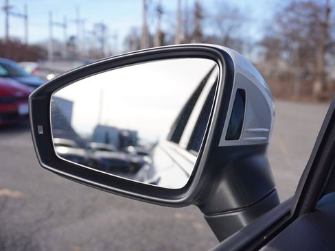 Used 2022 Volkswagen Tiguan S image 38