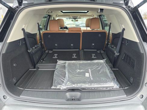 New 2026 Nissan Pathfinder Platinum w/ Cargo Package image 18