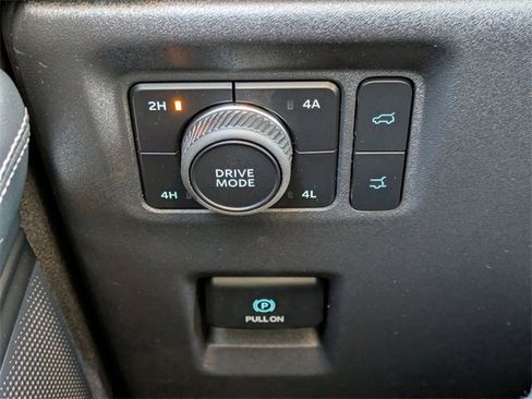 New 2025 Ford Expedition Platinum w/ Stealth Appearance Package image 15