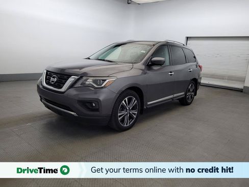 Used 2017 Nissan Pathfinder Platinum FWD image 1