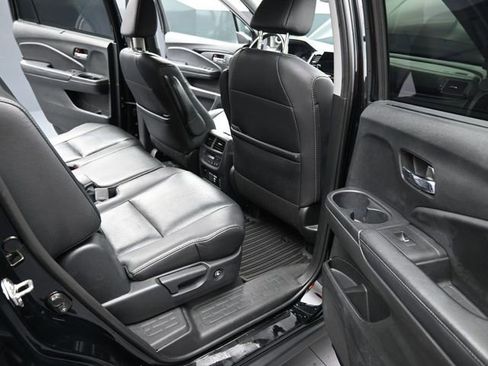 Used 2020 Honda Pilot Touring image 17