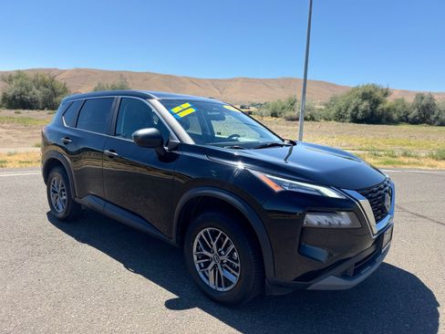 Used 2023 Nissan Rogue S AWD/4WD image 3