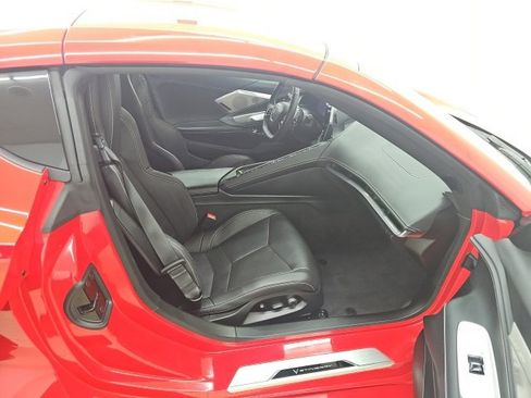 Used 2024 Chevrolet Corvette Stingray Preferred Cpe w/ 2LT image 17