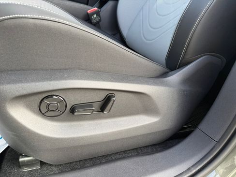 New 2026 Volkswagen Tiguan SE R-Line image 30