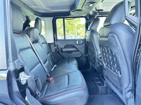Used 2018 Jeep Wrangler Unlimited Rubicon AWD/4WD image 15
