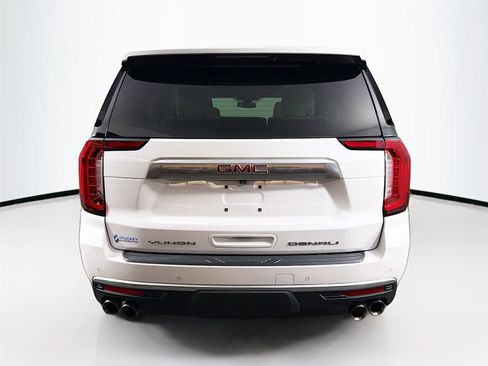 Used 2022 GMC Yukon XL Denali image 6