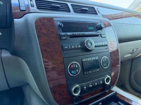 Used 2008 Chevrolet Suburban LTZ w/ LTZ Preferred Equipment Group RWD image 23