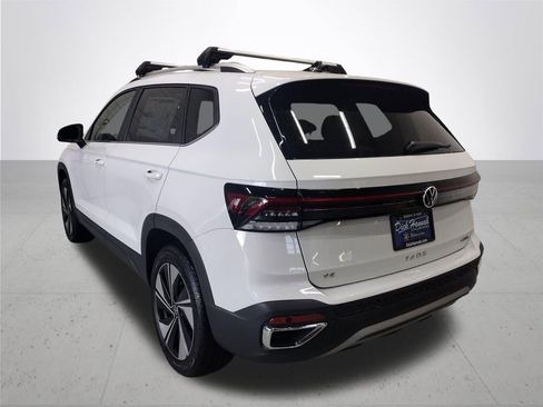 New 2026 Volkswagen Taos SE AWD/4WD image 11
