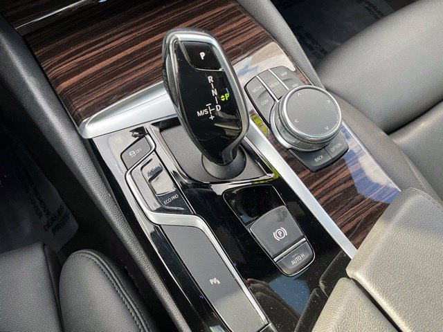 Used 2019 BMW 530i xDrive w/ Convenience Package AWD/4WD image 17
