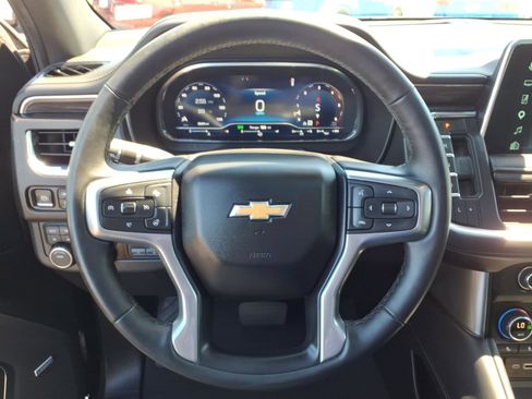 Used 2024 Chevrolet Suburban LT w/ Luxury Package AWD/4WD image 18